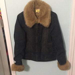 Women’s jean jacket with removable lining medium